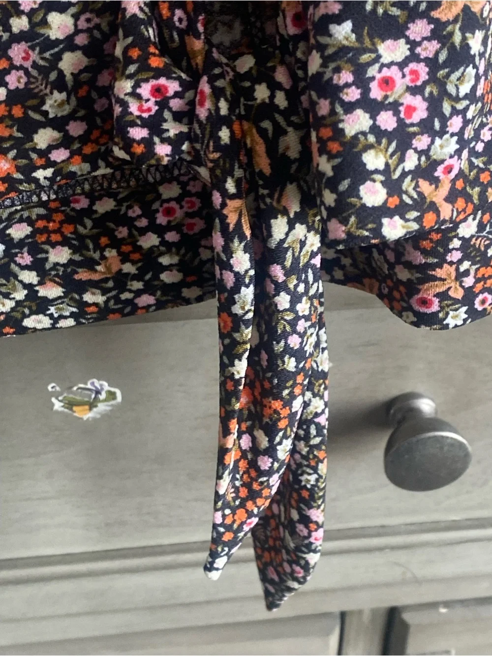 Black Tape Micro Floral Short Sleeve Button Front Blouse with Knotted Hem. 2X.